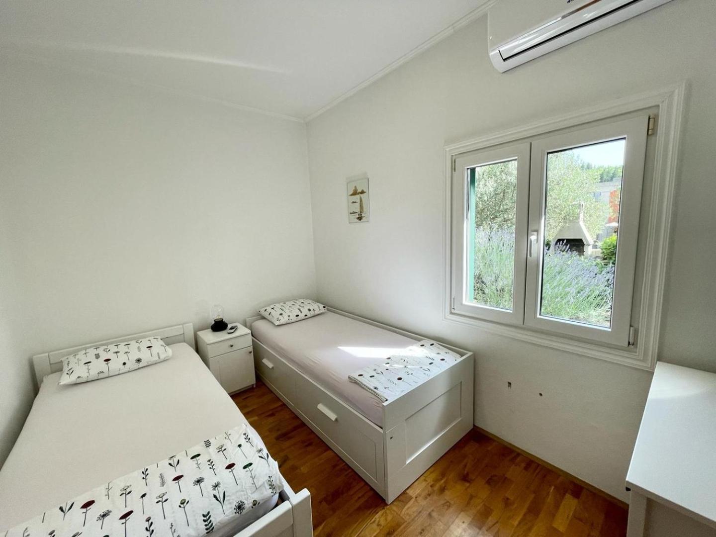 Vacation House Lavanda New! Heated Pool Zadvarje 外观 照片