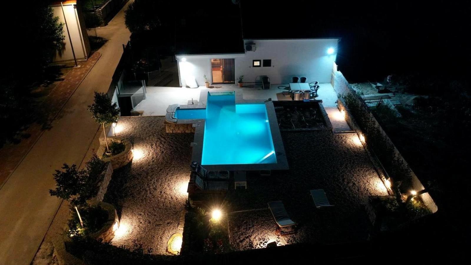 Vacation House Lavanda New! Heated Pool Zadvarje 外观 照片