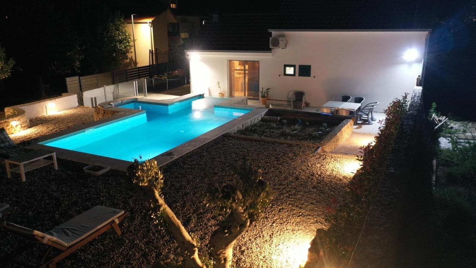 Vacation House Lavanda New! Heated Pool Zadvarje 外观 照片